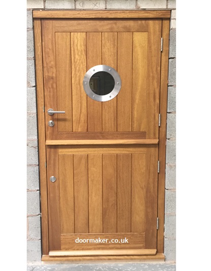 stabledoor-porthole-show